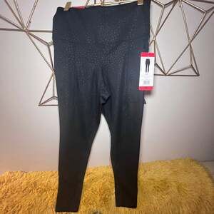 Danskin Women's High Rise Midweight Legging Pant, S*